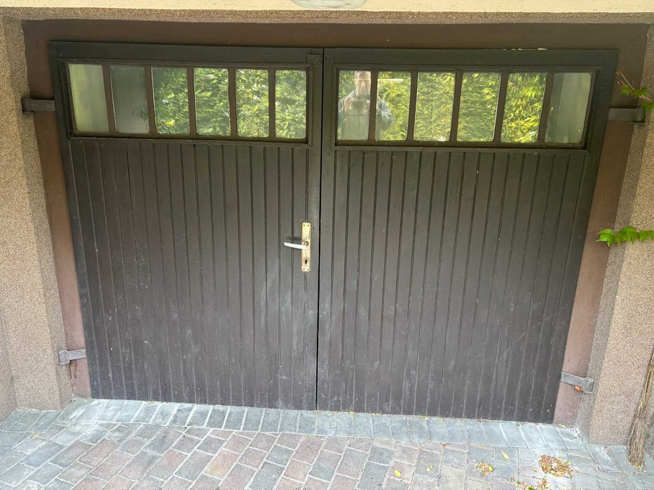 Brama garażowa ocieplana