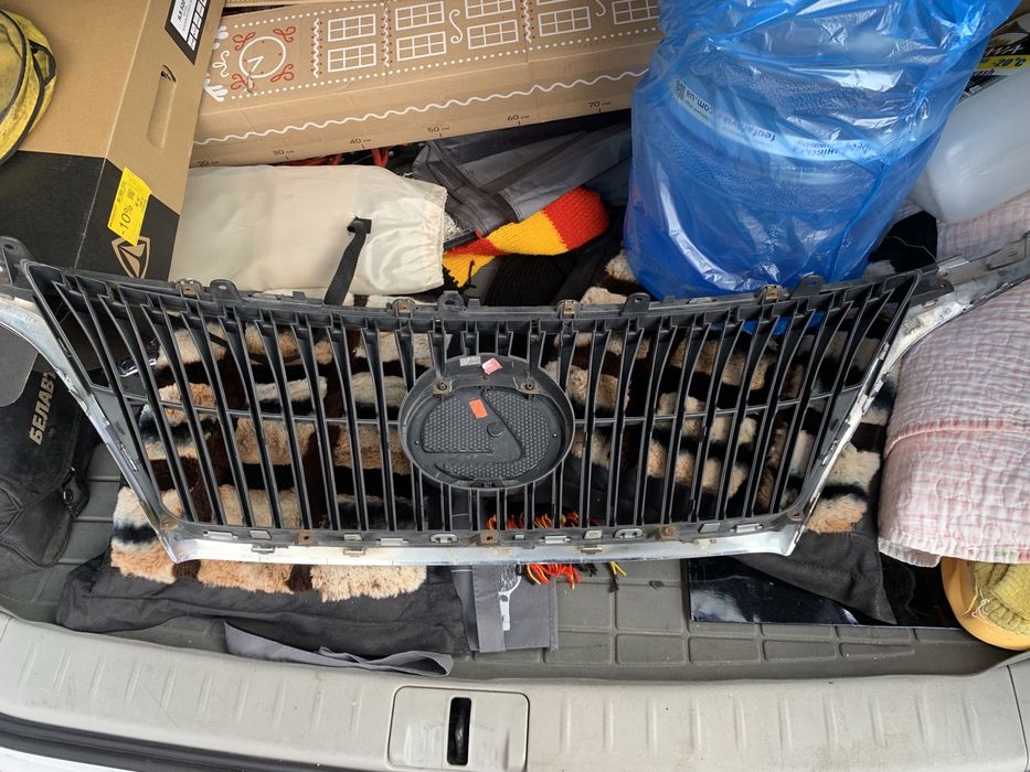 Оригінальна решітка на Lexus rx 350 IIІ-покоління