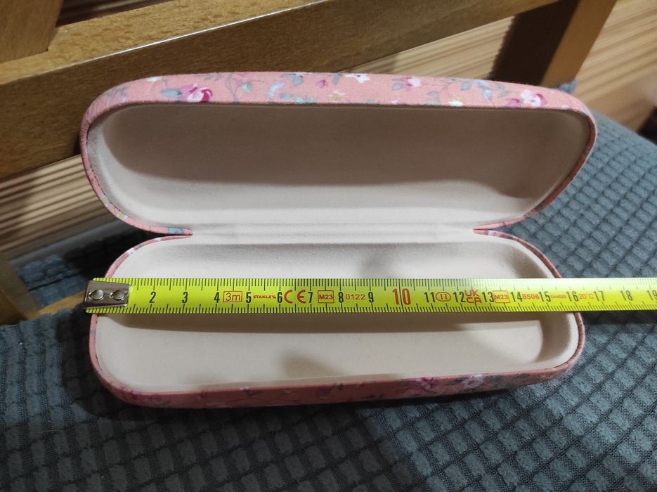 Etui twarde na okulary
