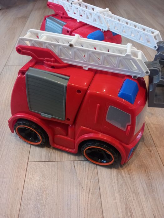 Bliźniaki wóz strażacki