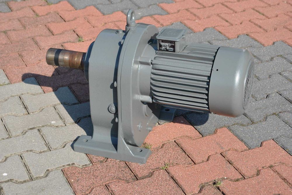 Motoreduktor 4kw. 50obr./min.. VEM