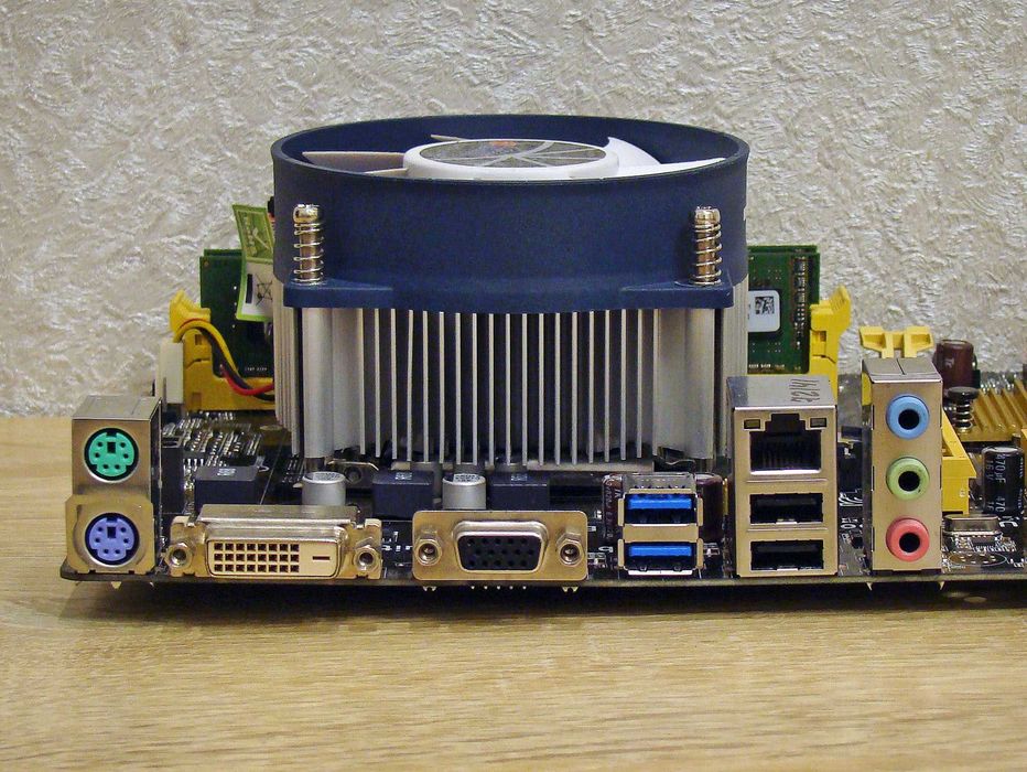 Комплект для ПК на 4-хъядерном Intel i5-4590 s1150 (проц+мать+память)