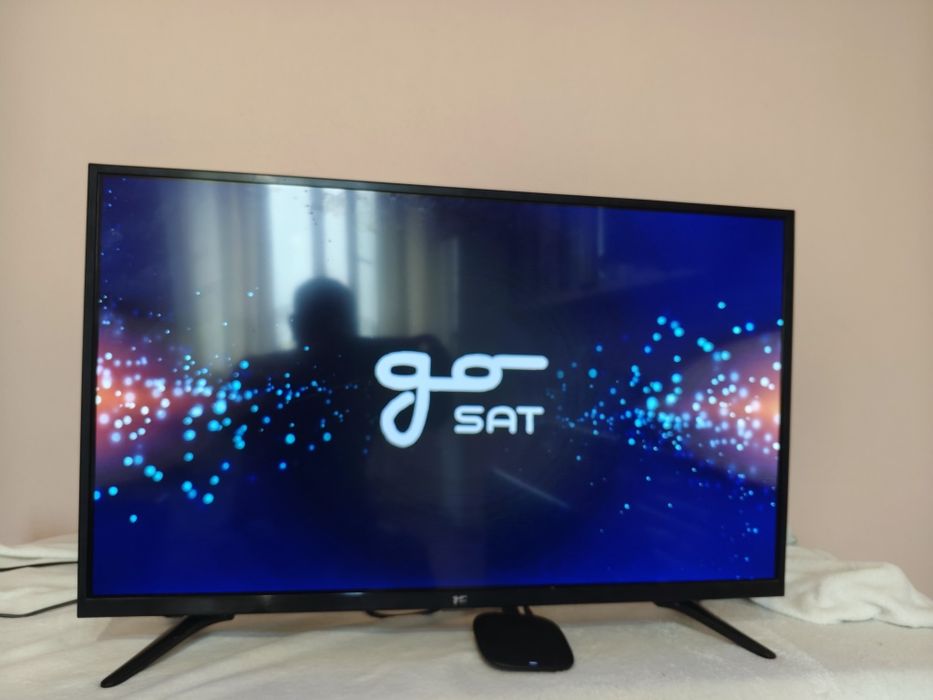 Телевізор GoSat 32" в ідеальному стані, чітке зображення та звук