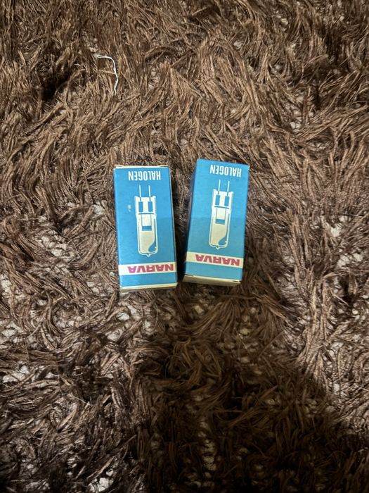 Slide projetor ( Roliei P 30)