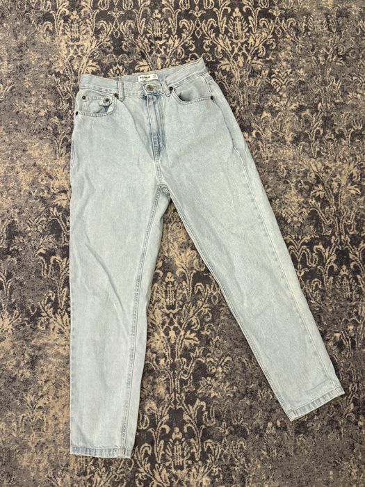 Mom jeans, Мом джинси на високій посадці pull&bear