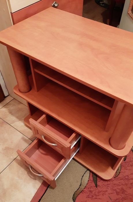 Stolik pod telewizor
