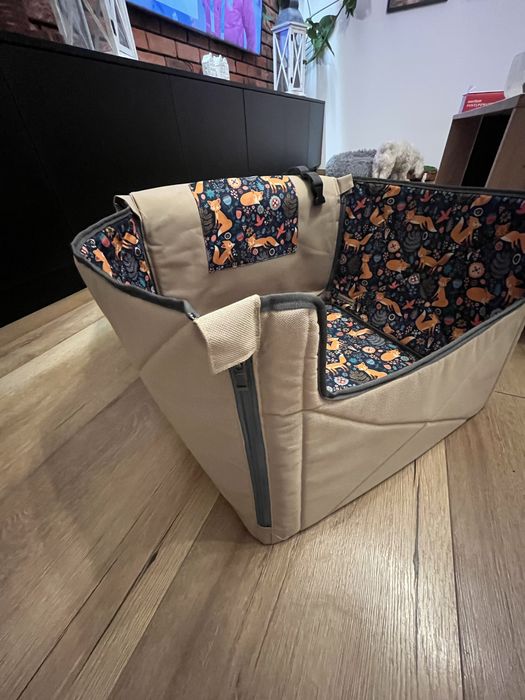 Mata samochodowa dla psa, fotelik