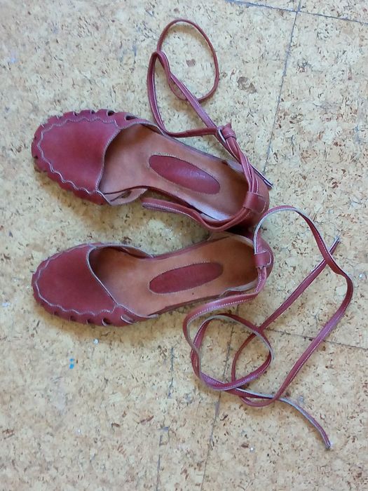 sapatos de pele de senhora