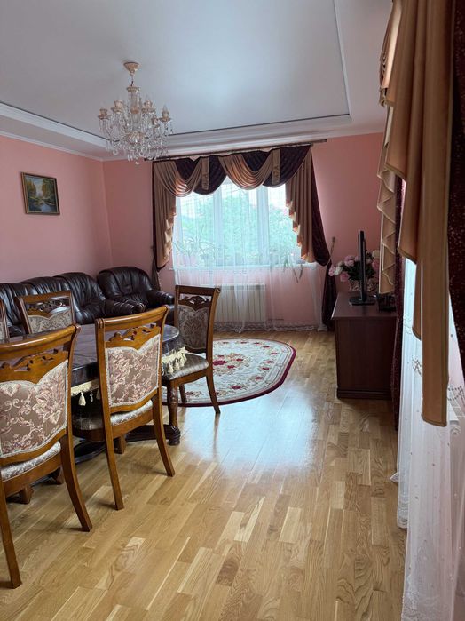 Квартира у Карпатах (+гараж)