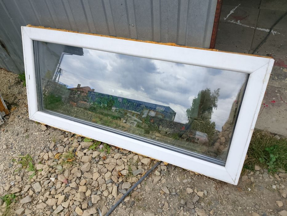 Okno 128x57 fix 3-szybowe białe plastikowe