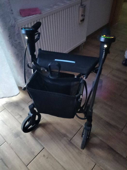 Sprzedam chodzik marki ELLO elektryczny .