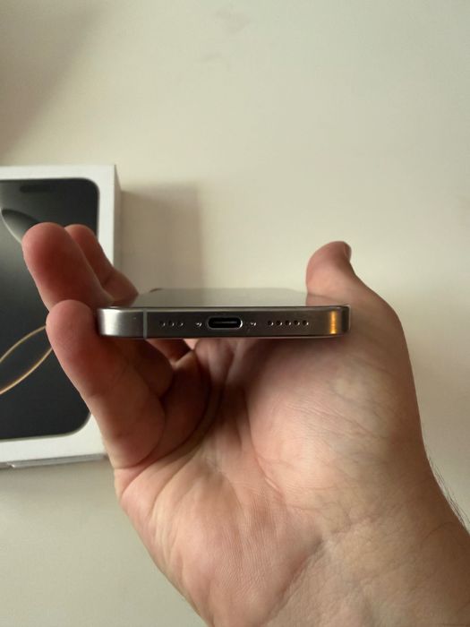 iPhone 16 Pro 512 GB – Natural Titanium