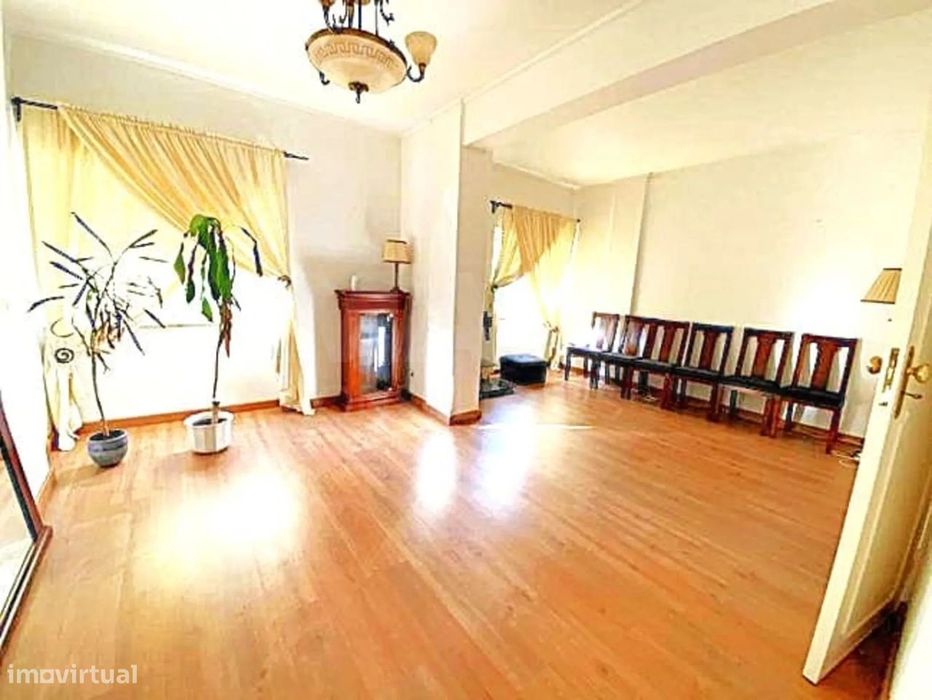 Apartamento T3 (originalmente T4) com 115 m² na Venteira – Amadora