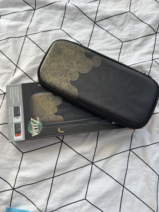 Nintendo Switch OLED Limited Edition Zelda TOTK