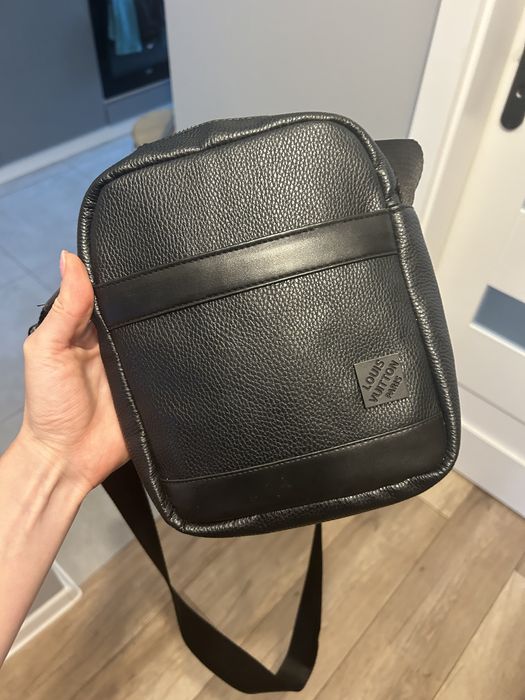 Czarna torebka louis vuitton