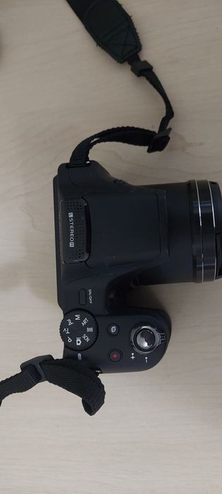 Фотоаппарат бренда  Samsung GX-1S и фотоаппарат SilverCrest