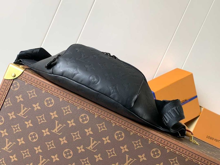 Torebka na pas / nerka Louis Vuitton – czarna