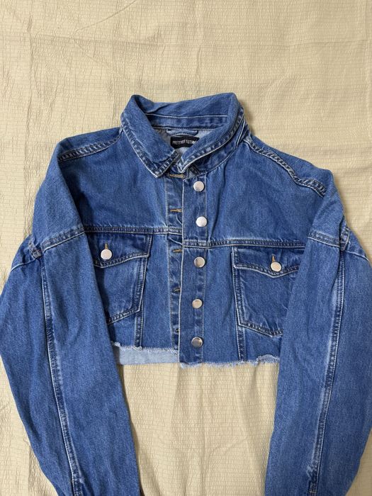 вкорочена джинсовка prettylittlethings