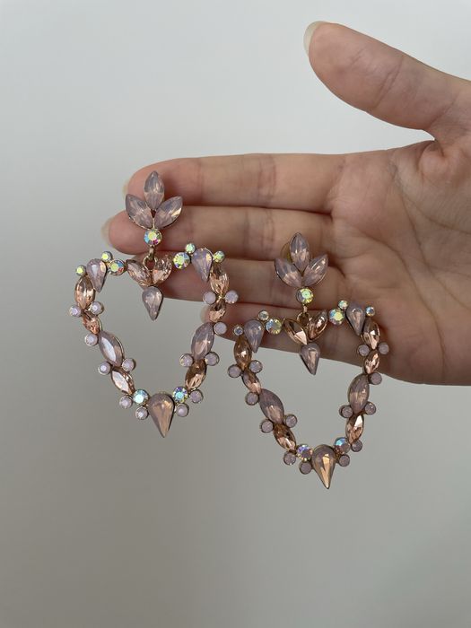Brincos bijuteria com pedras rosa
