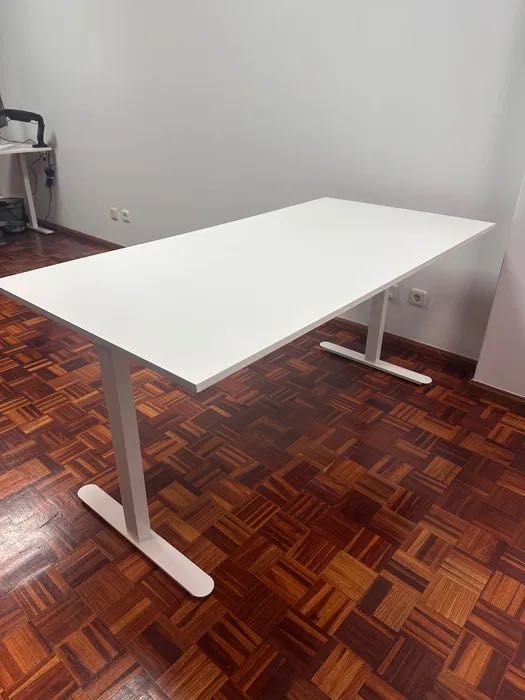Secretaria 100€ (quase nova)
