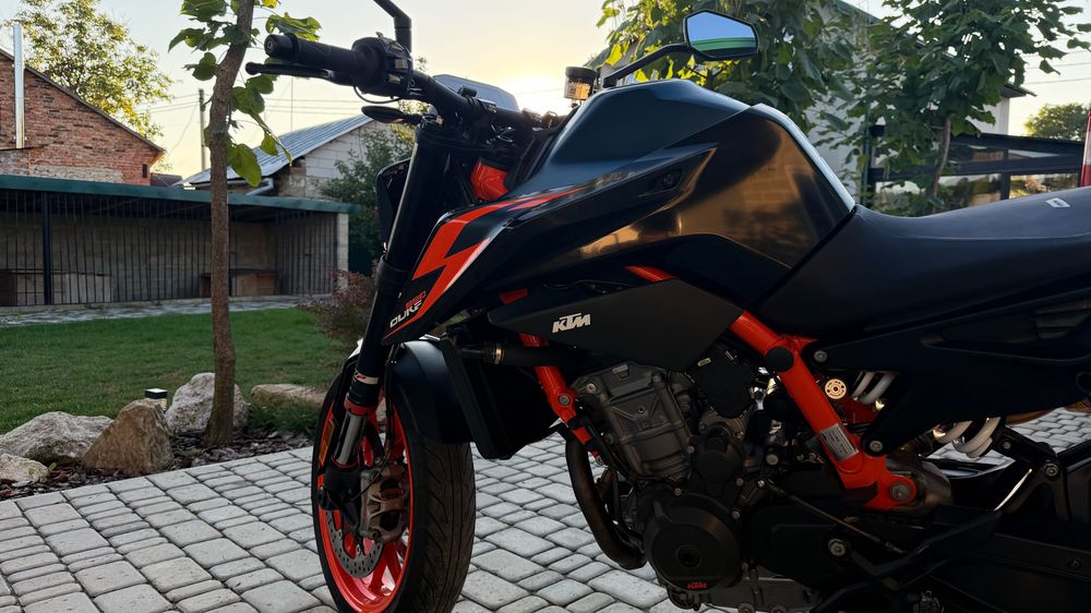 Мотоцикл KTM Duke 890 R 2022