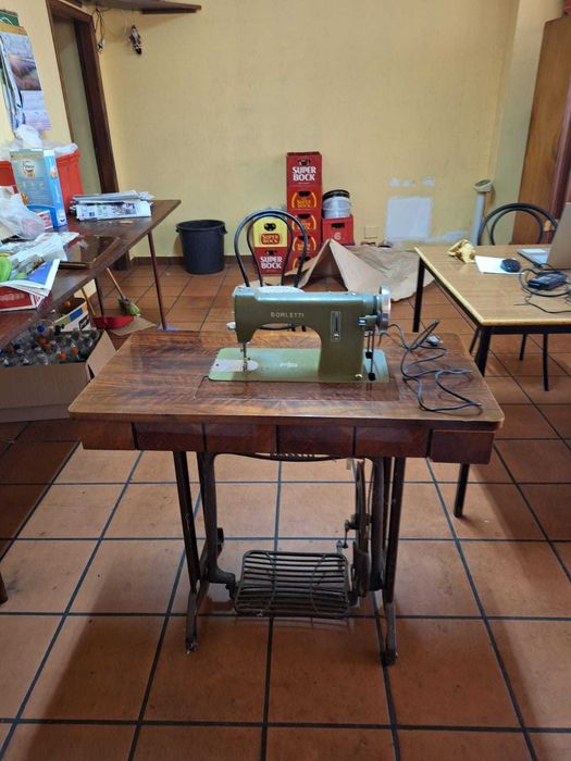 Mesa de costura marca Borletti