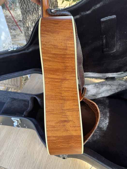 Guild D-240E Flamed Mahogany