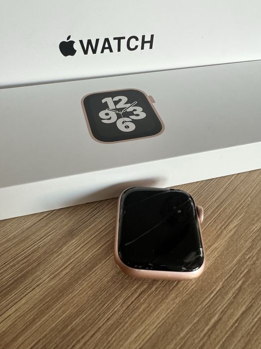 Apple Watch SE 40 mm Gold