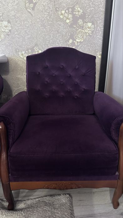 Продам 2 кресла с диваном честер