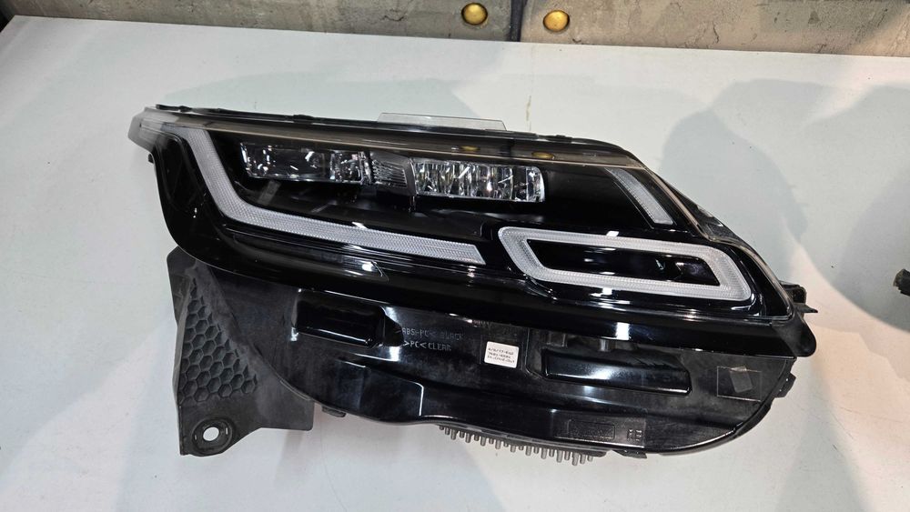 Range Rover Velar фари Full LED оригінал Європа