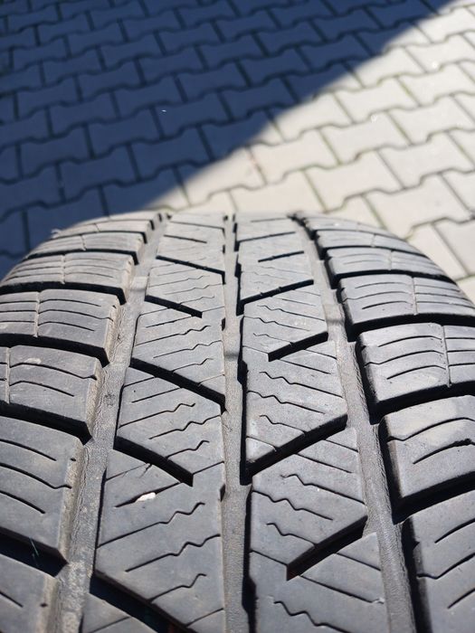 Opony zimowe 215/65 R16