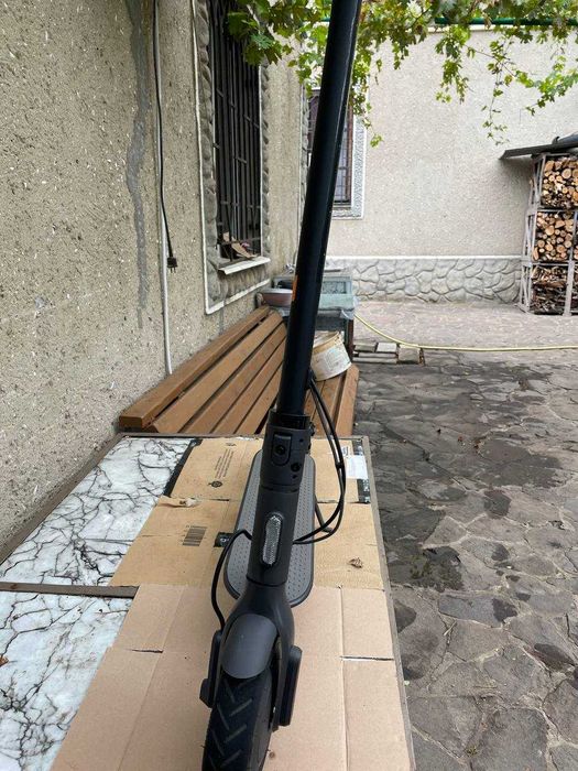 Електросамокат Xiaomi Mi Electric Scooter Essential (майже новий, оригінальний)