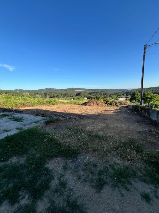 Vende-se Terreno em Andrães - Vila Real