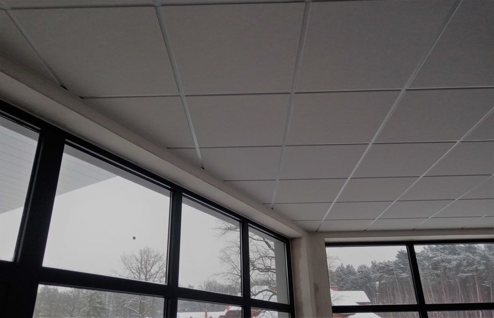 Sufit podwieszany kasetonowy z montażem od 90,00
Rockfon Armstrong AMF