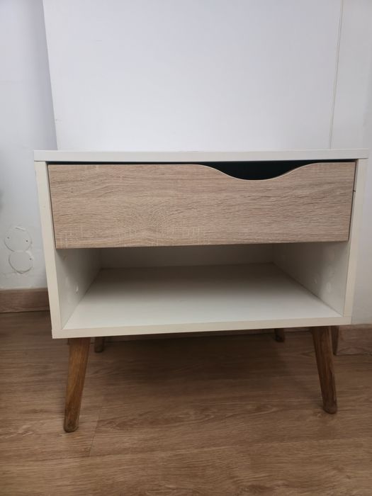 Mesa de Cabeceira TVILUM Oslo – Carvalho – Excelente Estado