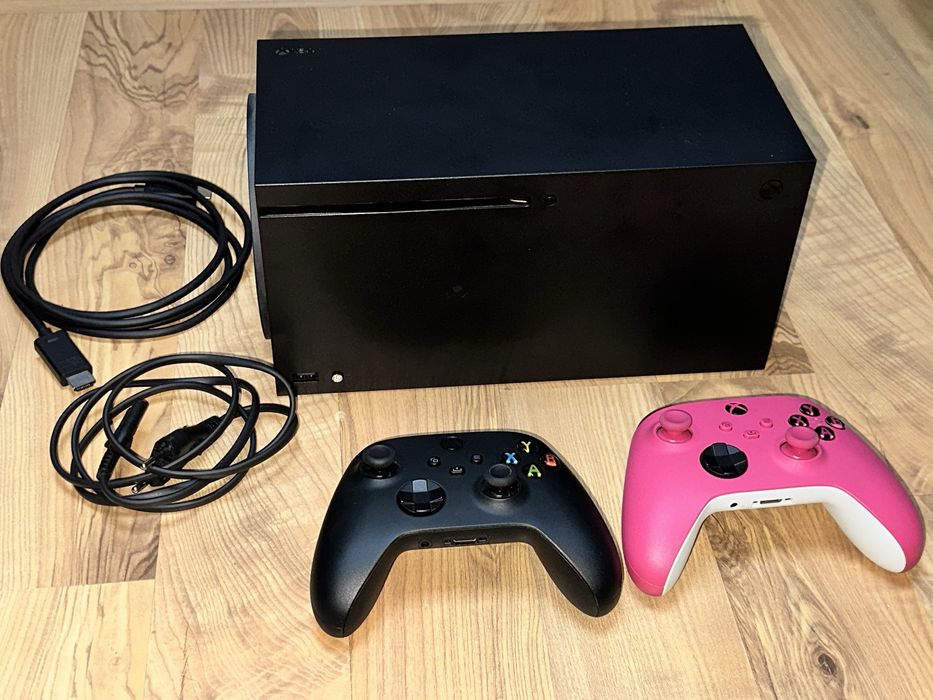 Xbox Series X 1 TB dwa pady