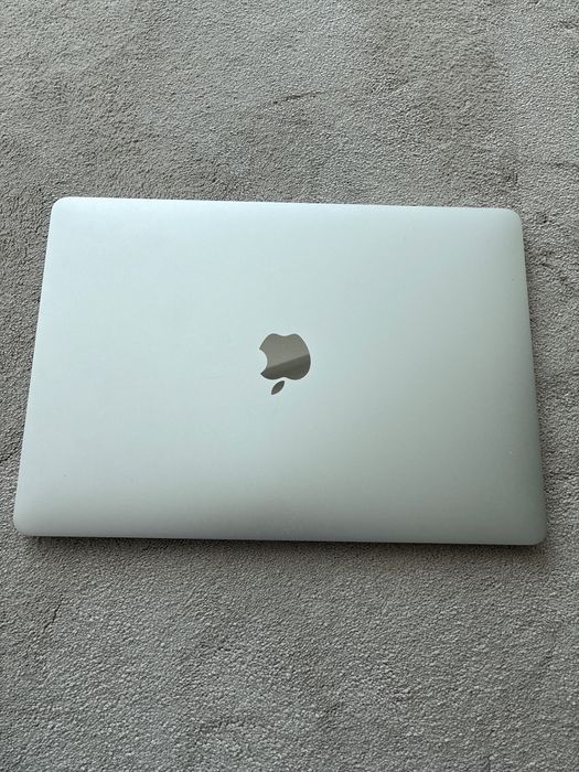 MacBook Pro 13” 2017 Cinzento — i5 2.3 GHz / 8 GB RAM / Bateria excelente / Sem riscos