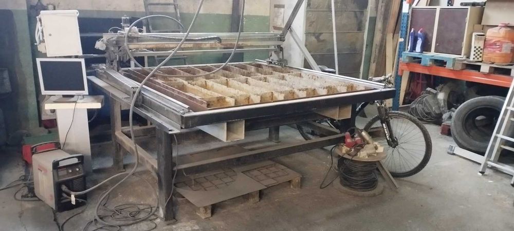 Stół CNC (ze sterowaniem) z przecinarką plazmową Hypertherm 85