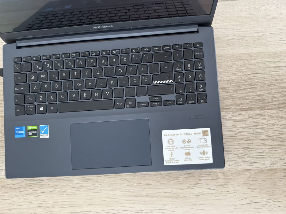 ASUS Vivobook Pro 15 OLED – i5 / GTX 1650