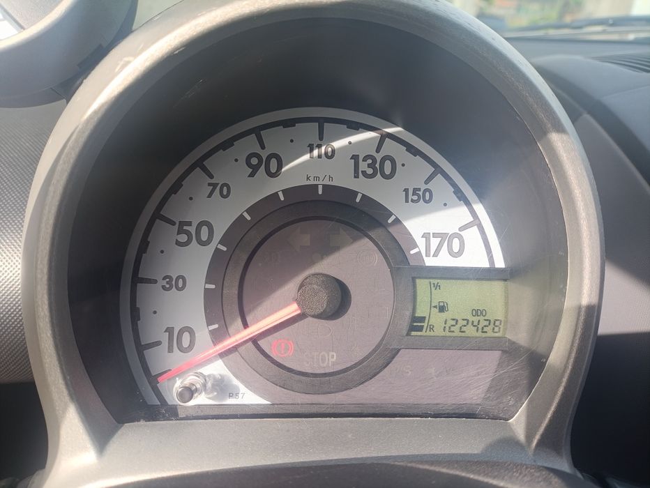 Peugeot 107 (poucos kms/excelente estado)