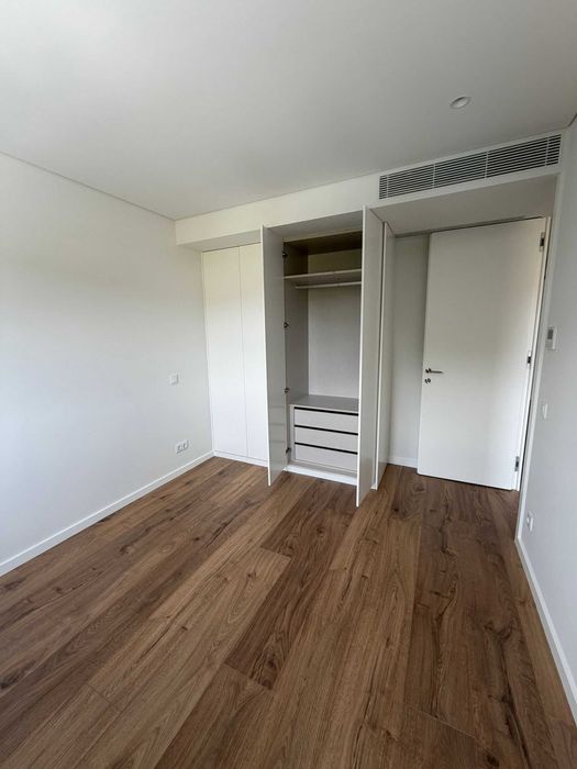 Apartamento T2 NOVO para arrendamento