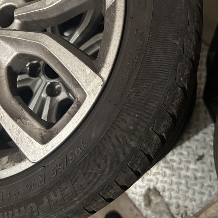 Jogo de 4 Jantes Originais Renault 16" (4x100) + Pneus 195/55 R16