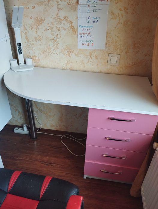 Стінка в дитячу кімнату.Двухяросне дитяче ліжко