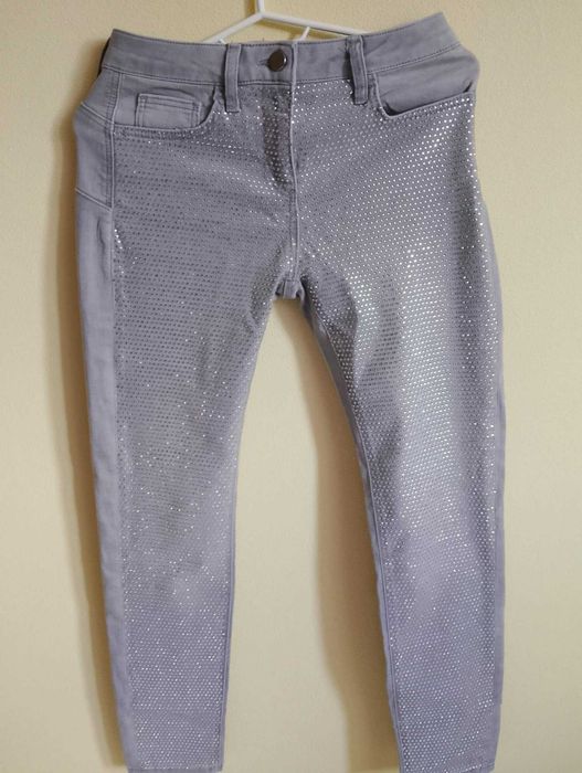 Szare jeansy z cyrkoniami