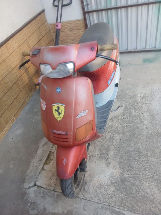 Продам скутер piaggio zip 2t