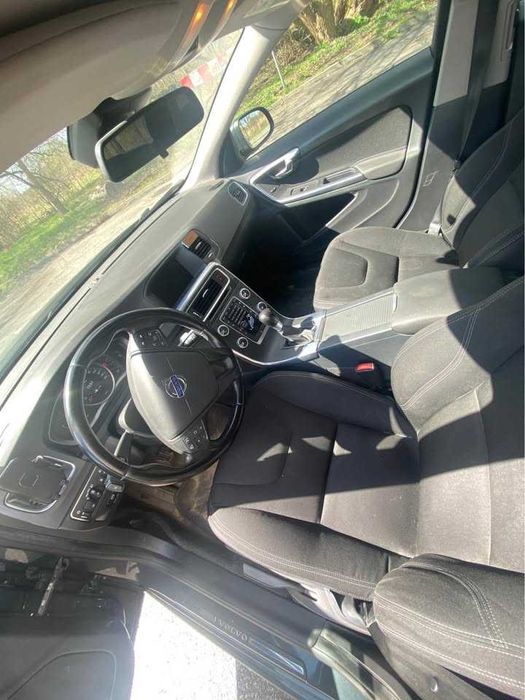 Volvo V60 D2 2014