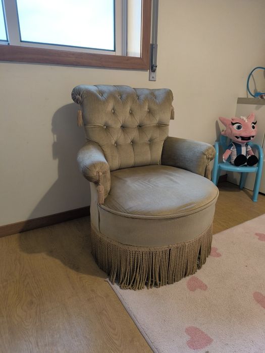 Poltrona / cadeirao antiga