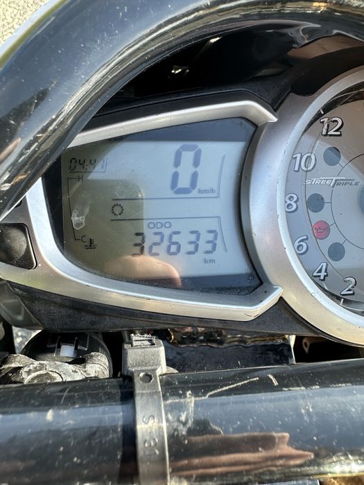 Triumph daytona 675 full/stunt