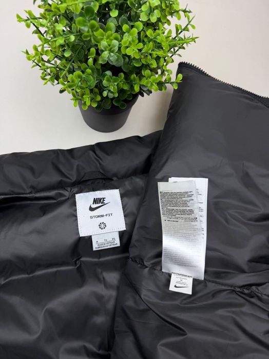Жилетка Nike Windrunner Storm-fit безрукавка найк