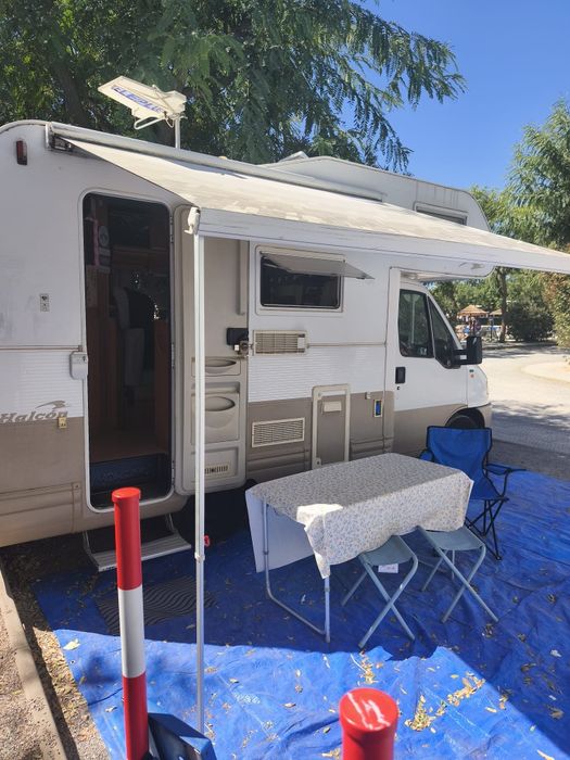 Alugo autocaravana 6 pessoas